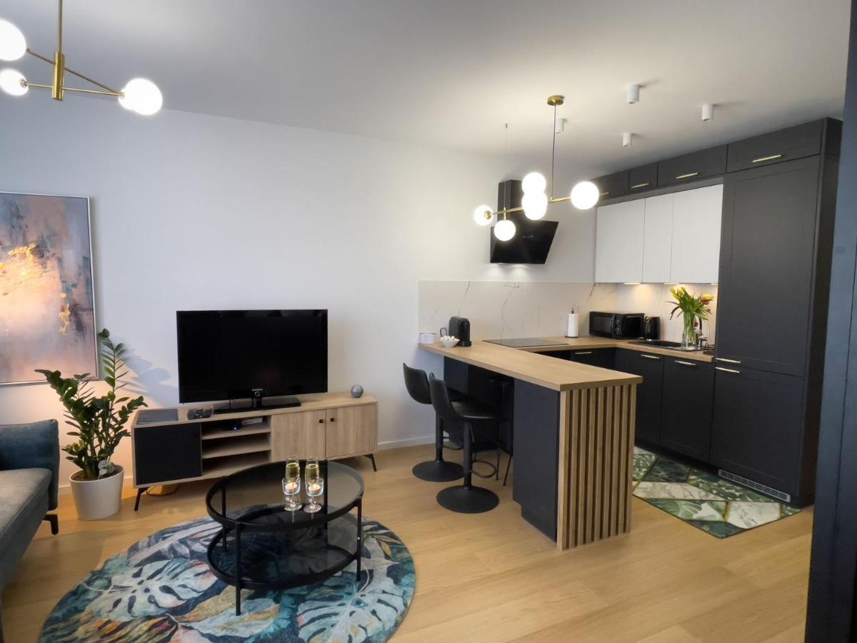 Urban Apartments Premium, Opolska 10 No 36, Free Garage, Self Check-In カトヴィツェ エクステリア 写真